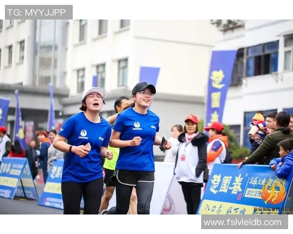 恶劣篮球明星背后的故事与荣耀如何交织成一幅复杂的画卷